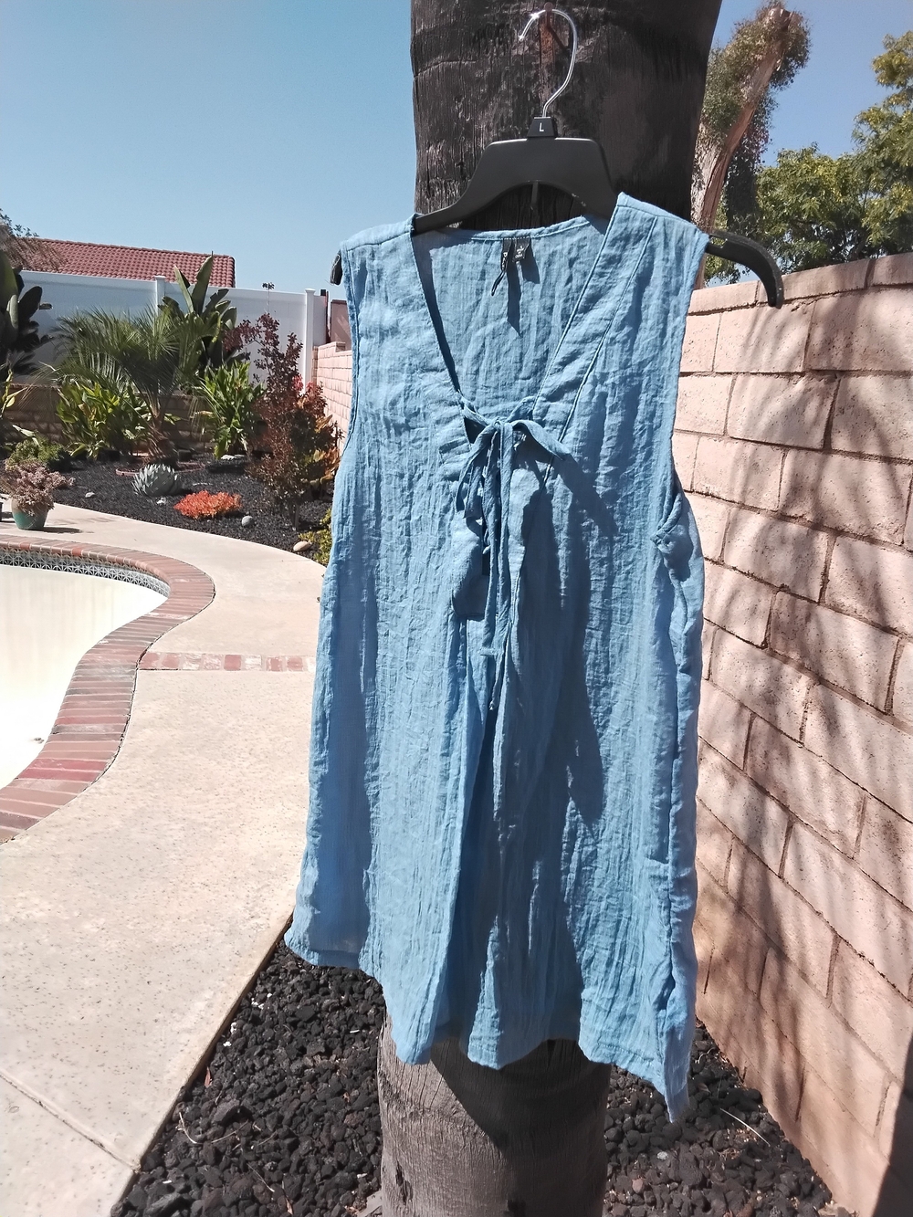 PORTOCRUZ   Lightweight Blue Tie-Front Sleeveless Dress. Large